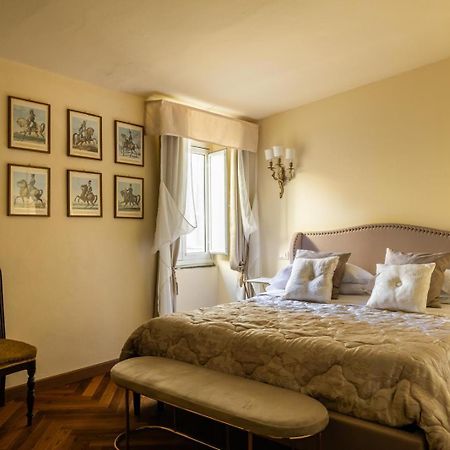 Palazzo Lari Sarzana Hotel Екстериор снимка