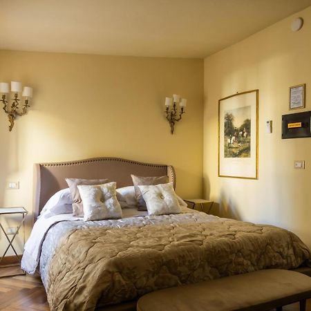 Palazzo Lari Sarzana Hotel Екстериор снимка