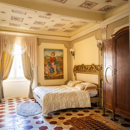 Palazzo Lari Sarzana Hotel Екстериор снимка
