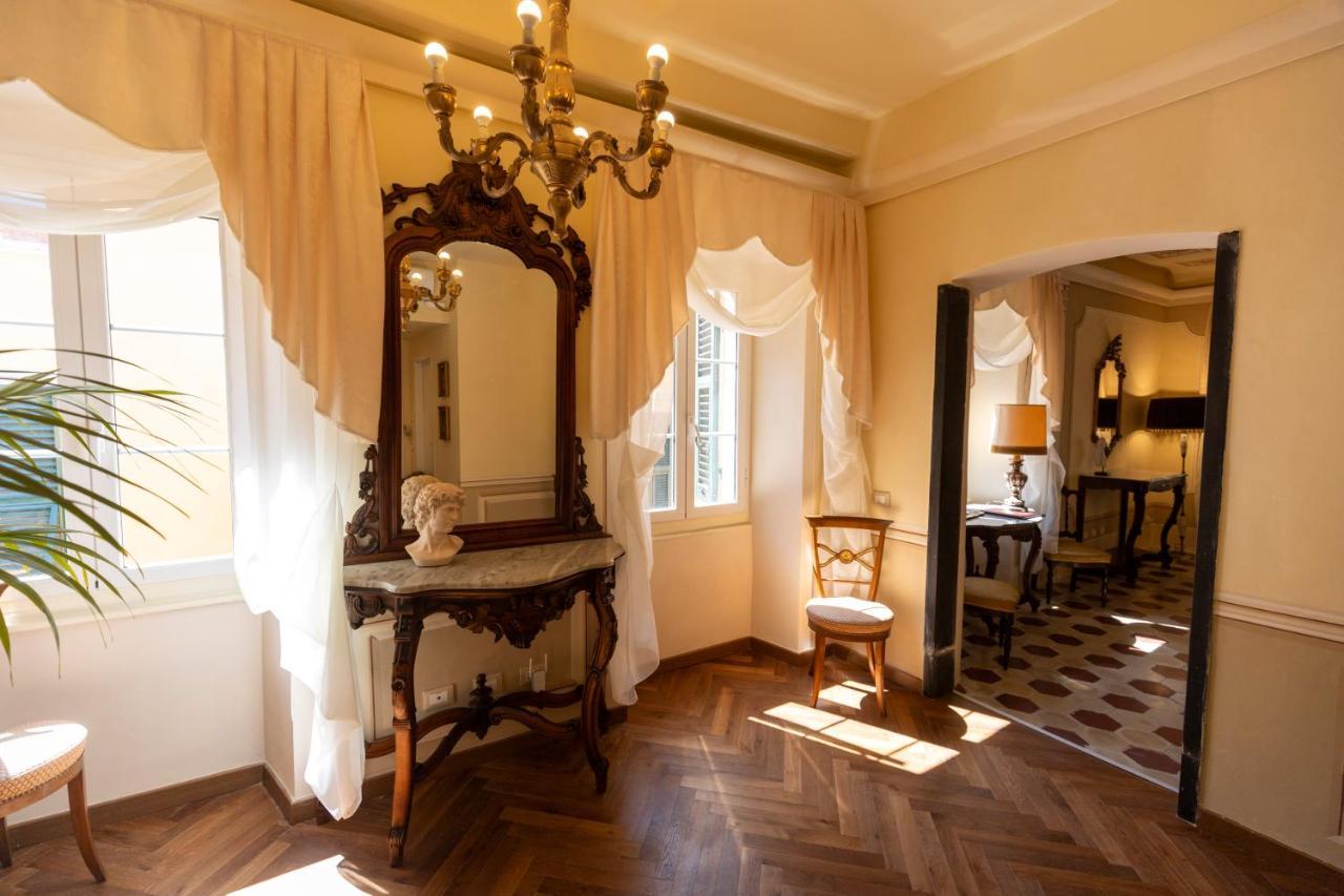 Palazzo Lari Sarzana Hotel Екстериор снимка