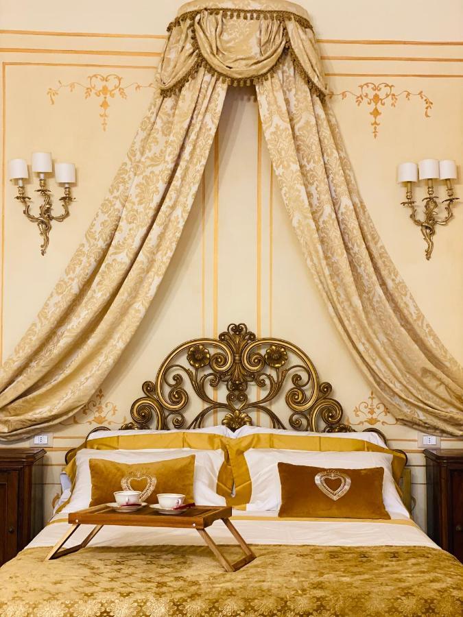 Palazzo Lari Sarzana Hotel Екстериор снимка