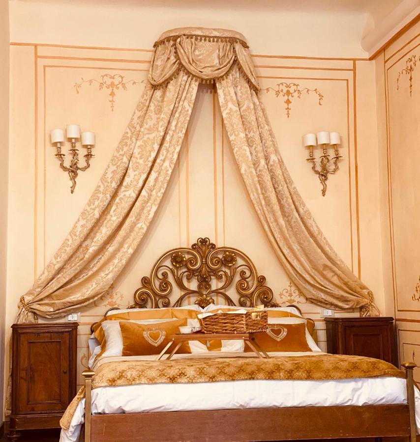 Palazzo Lari Sarzana Hotel Екстериор снимка