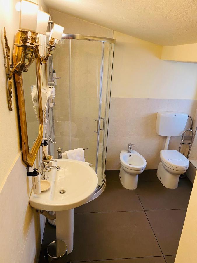 Palazzo Lari Sarzana Hotel Екстериор снимка