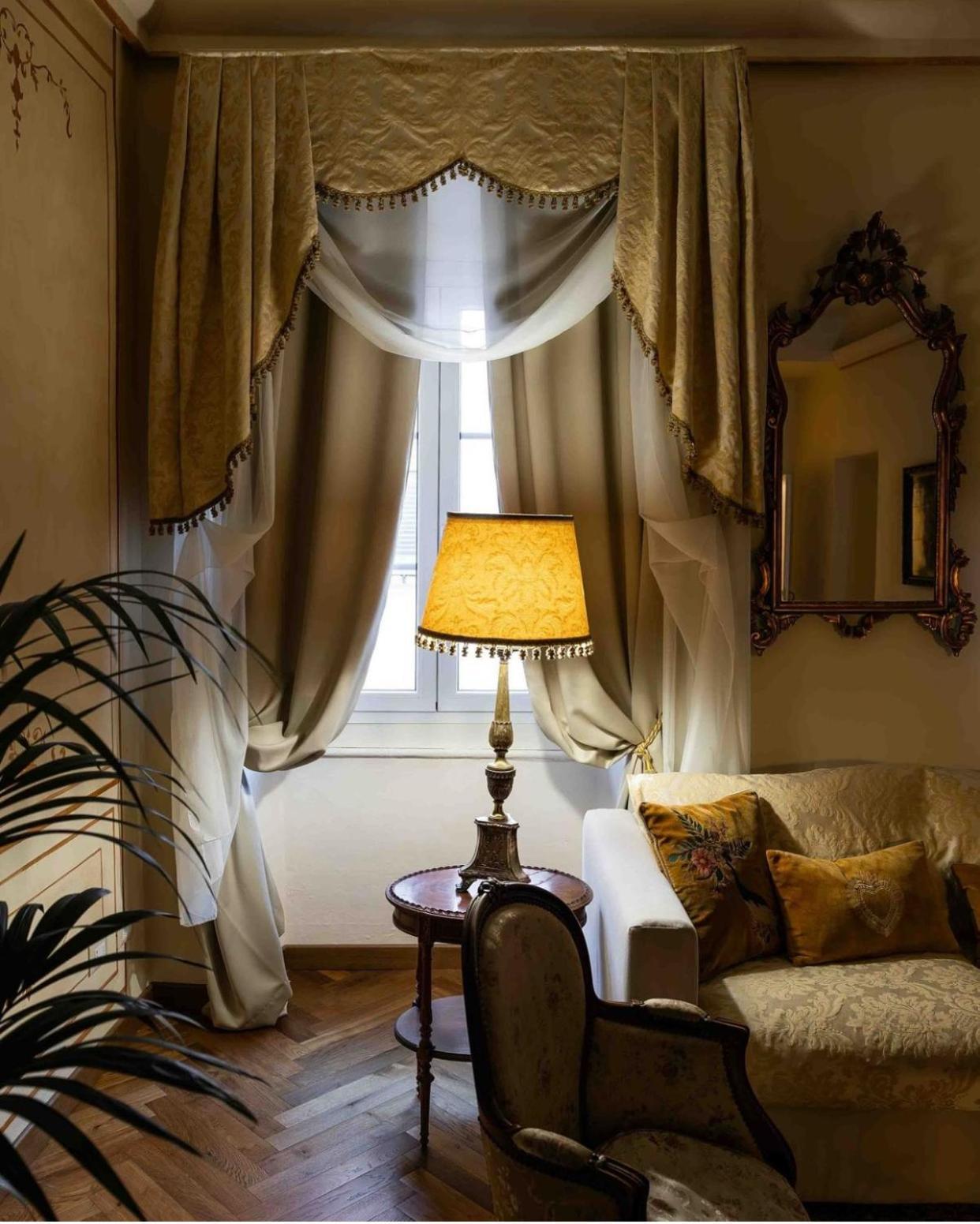 Palazzo Lari Sarzana Hotel Екстериор снимка