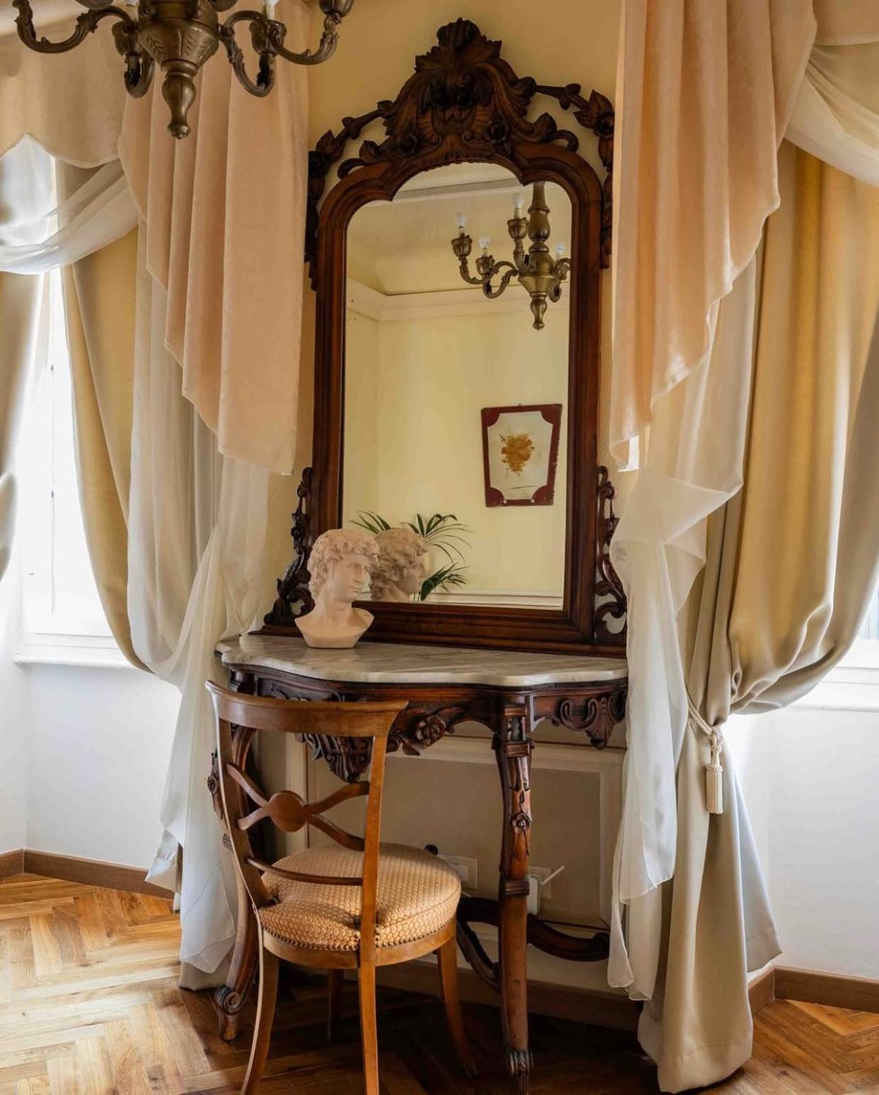 Palazzo Lari Sarzana Hotel Екстериор снимка
