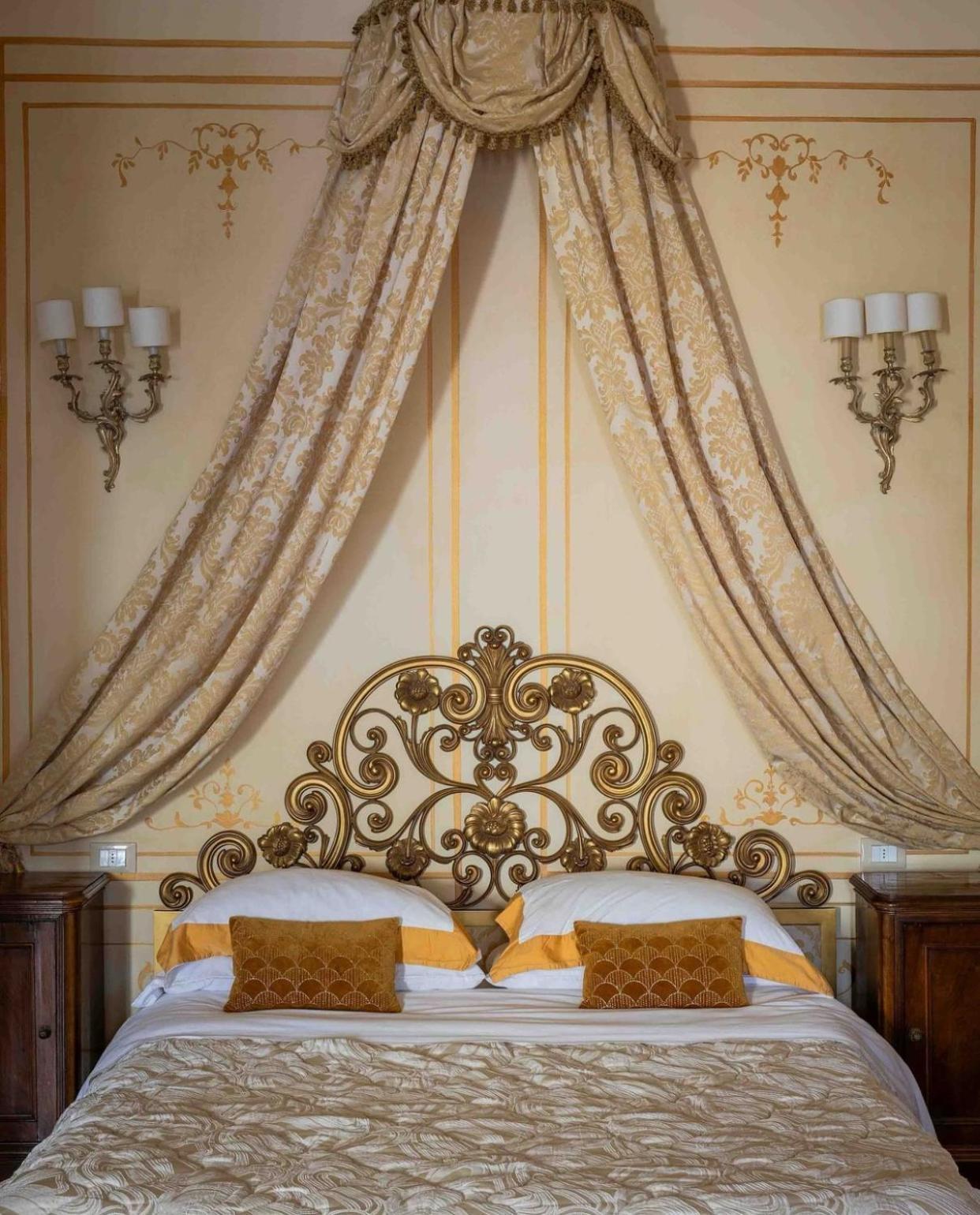 Palazzo Lari Sarzana Hotel Екстериор снимка