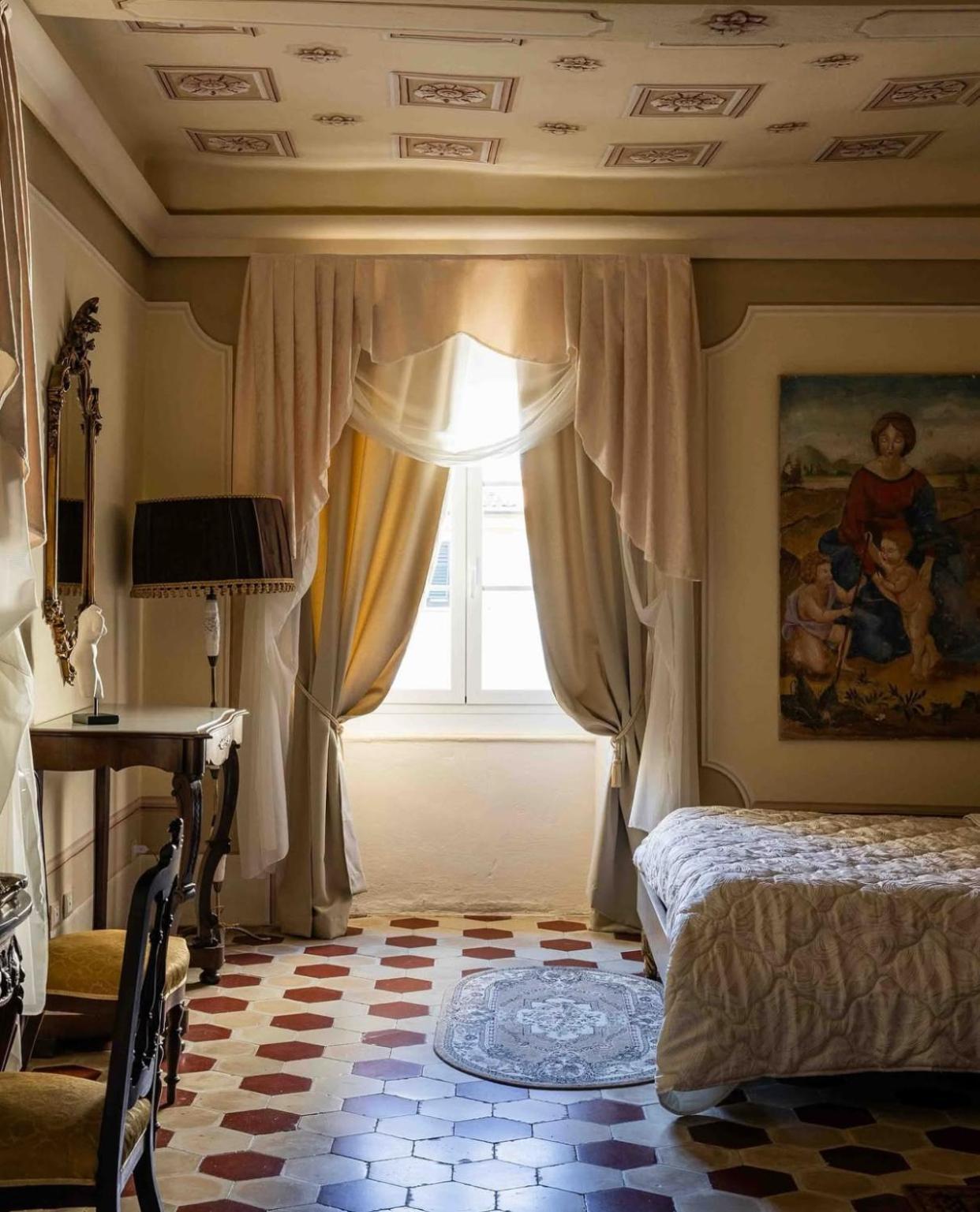 Palazzo Lari Sarzana Hotel Екстериор снимка