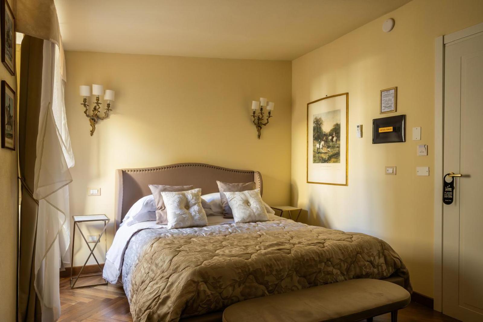Palazzo Lari Sarzana Hotel Екстериор снимка