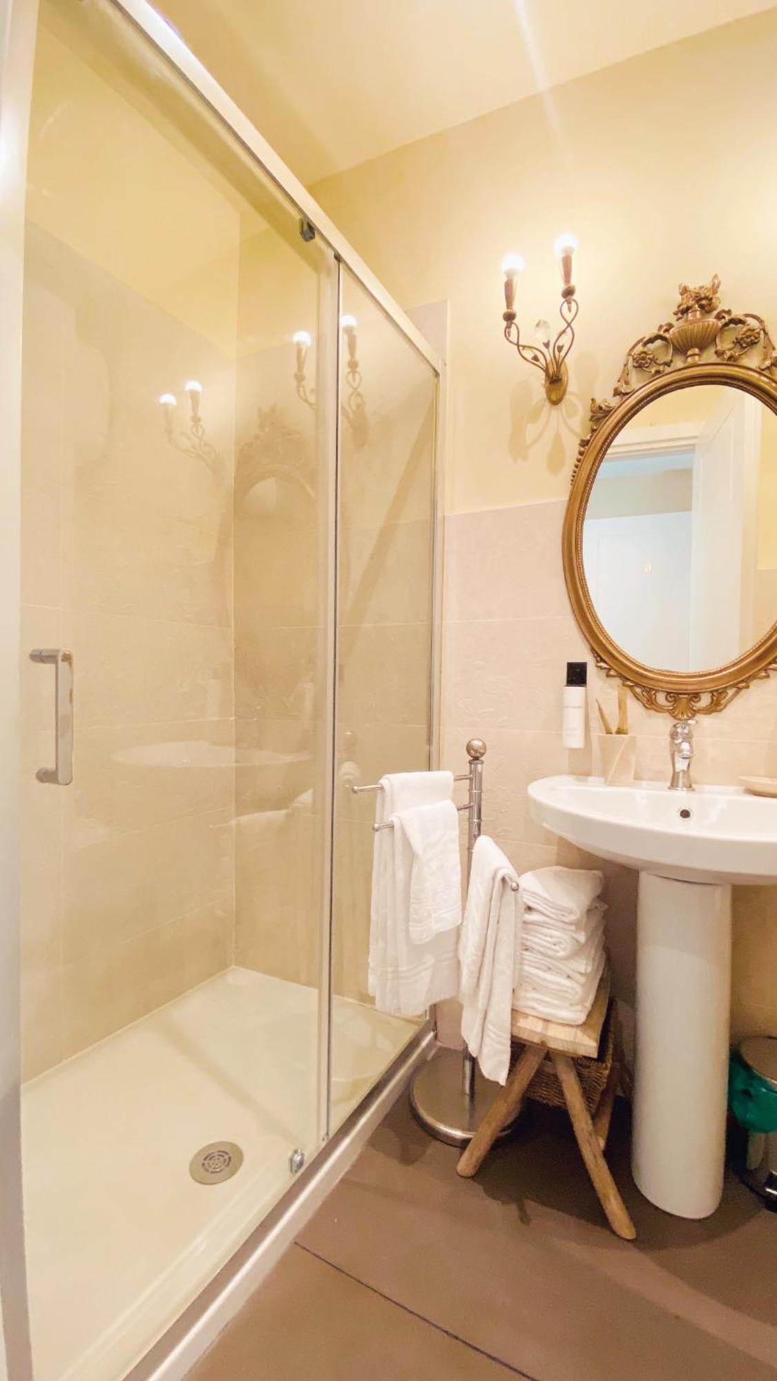 Palazzo Lari Sarzana Hotel Екстериор снимка